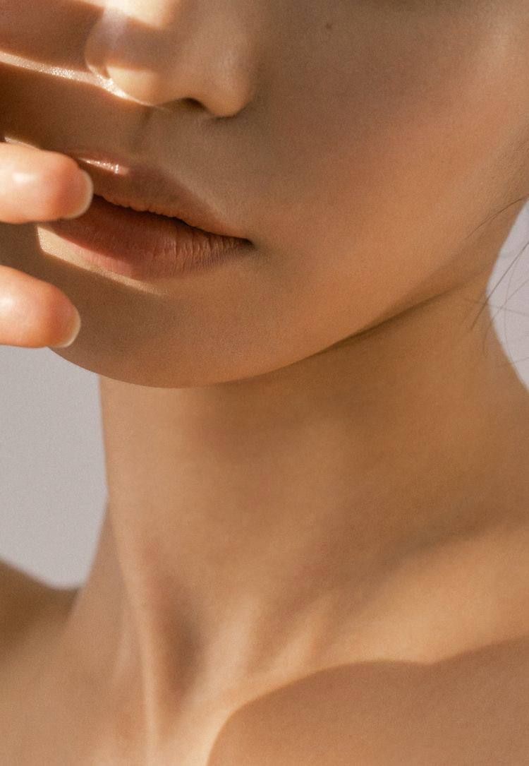 Épilation visage et sourcils